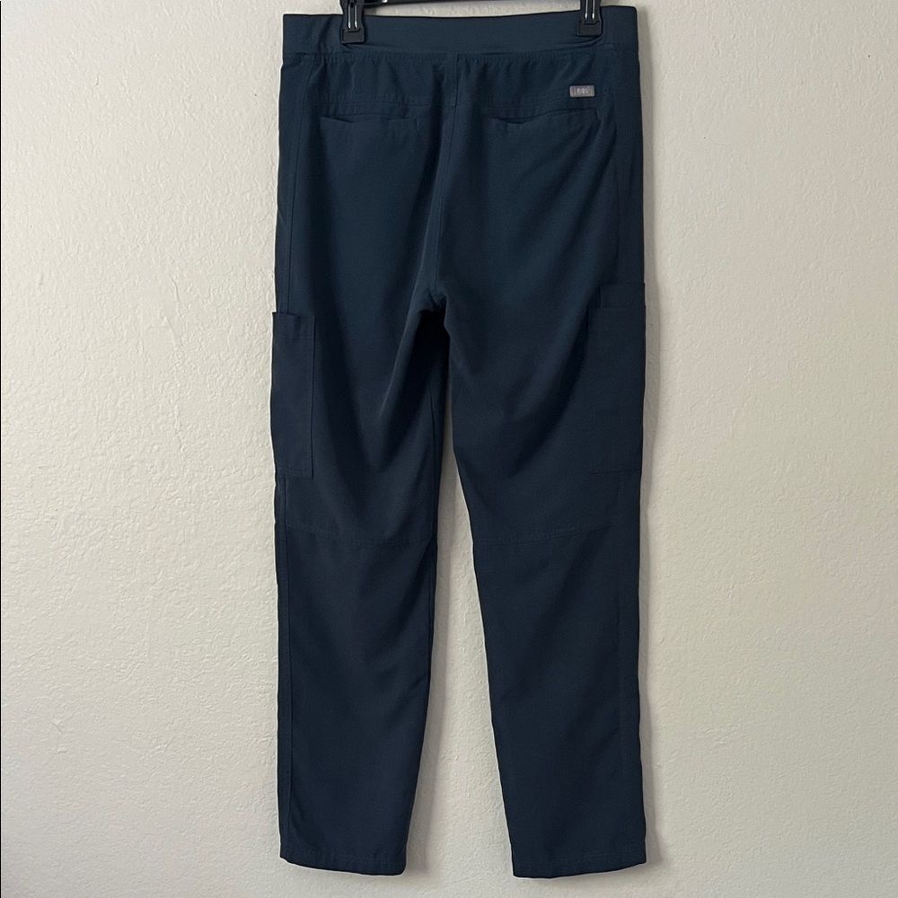EUC Figs Scrub Pants in Size M - Picture 4 of 12